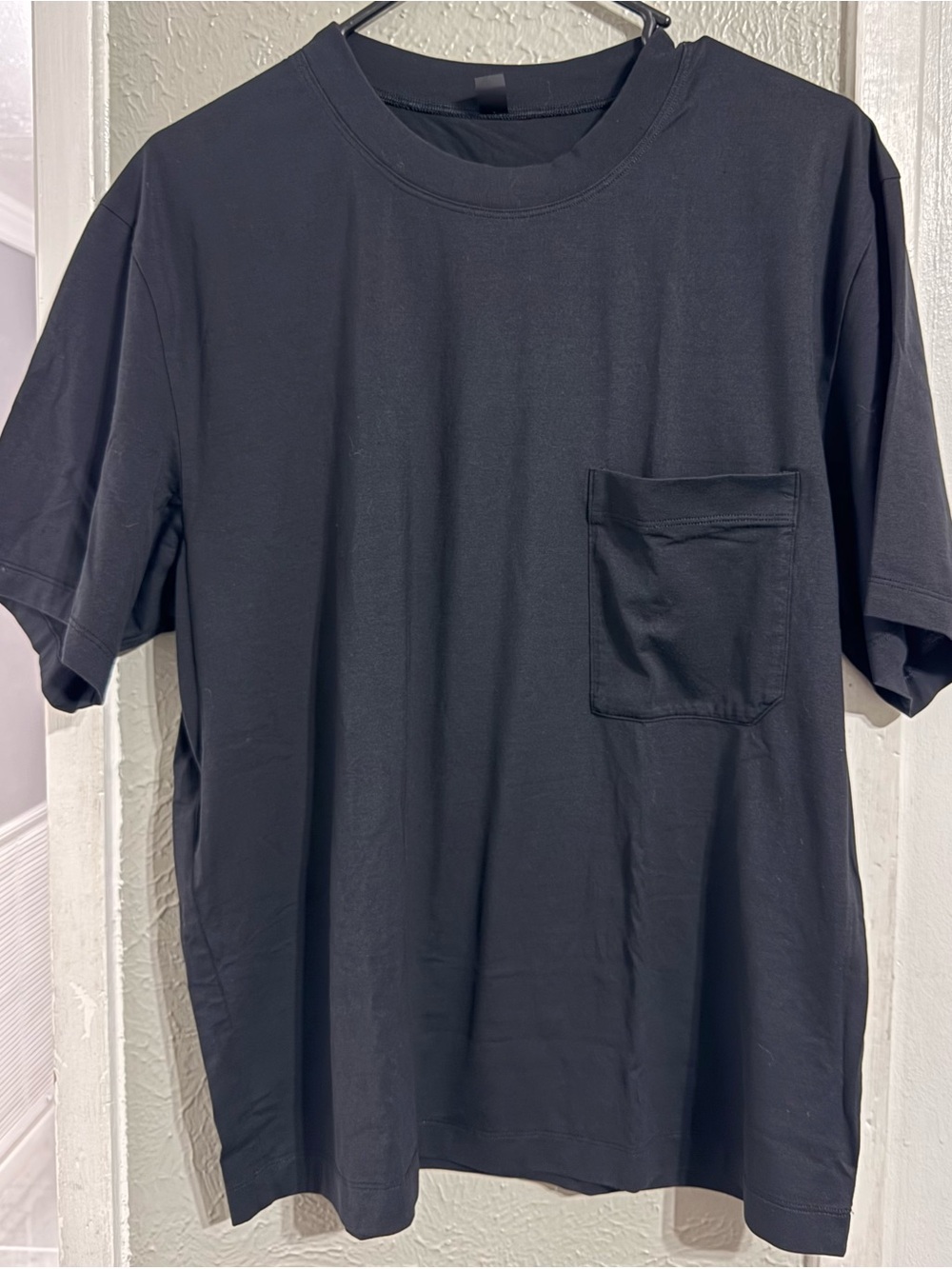 lululemon athletica Men's Black Short Sleeve Pocket Tee